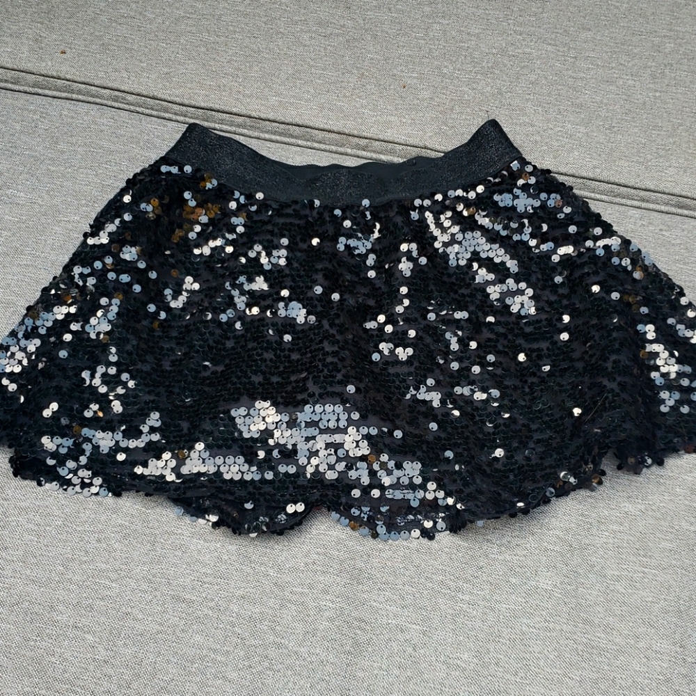 ♥️ 5for25  Justice sequined skirt